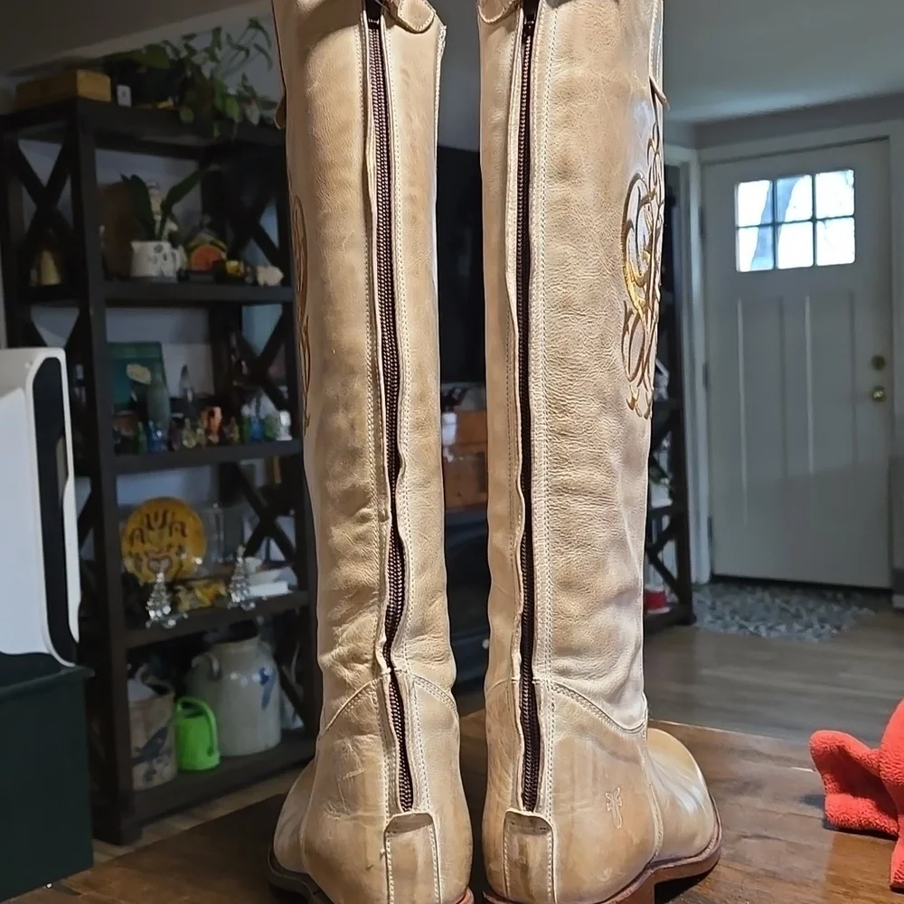 Frye Tan Paige Embroidered Logo Riding Boots Womens Size 7 Zip Back